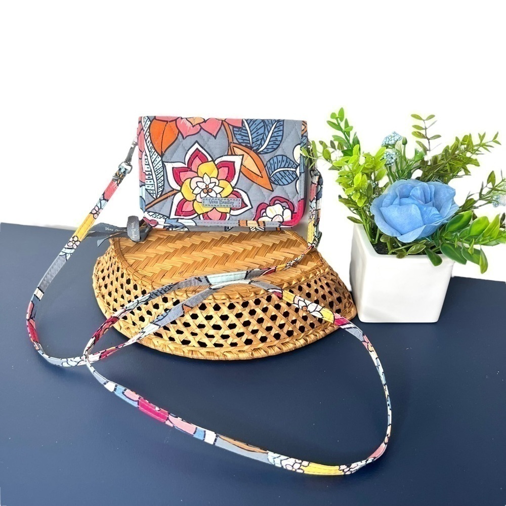Vera Bradley Tropical Evening Small Compact Cloth Crossbody Bag Purse - Picture 15 of 16